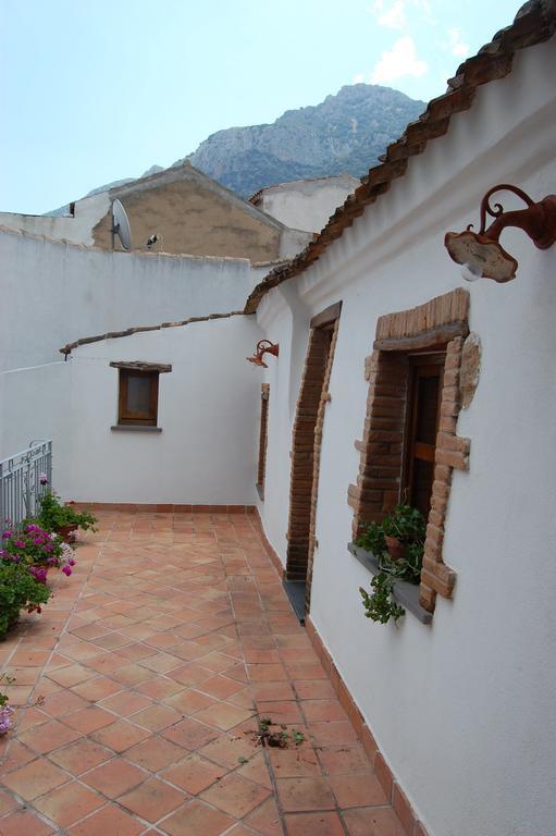 Bed and Breakfast Rifugio Di Galte Galtellì Exterior foto